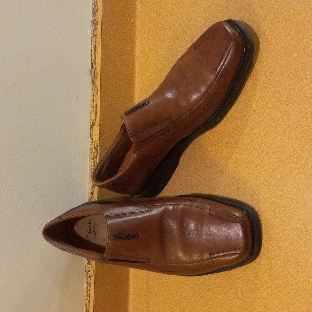 Clarks 13M Brown Slip On Leather Loafer